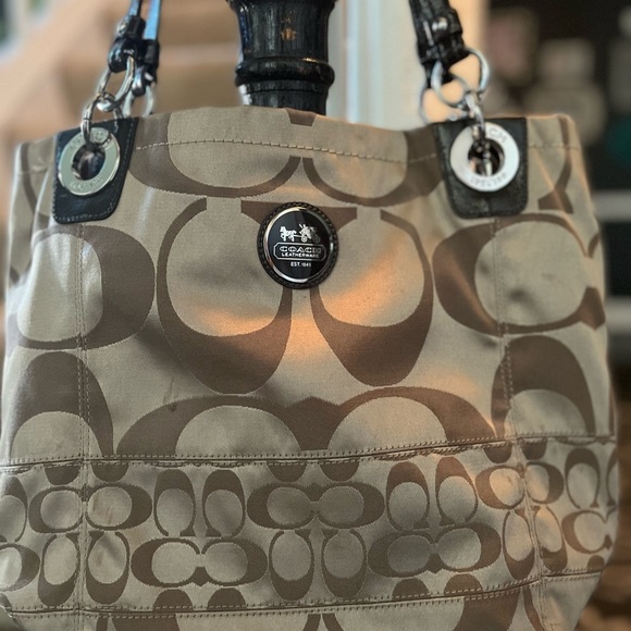 Coach Signature Leatherware Tote (rare) - Picture 6 of 7